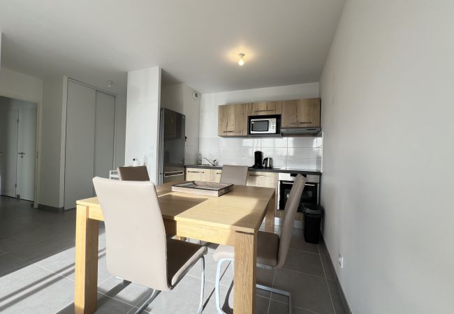 Appartement à Frouzins - Le Lamartine 🏕: baignez dans la nature en ville  Appartement à Frouzins - Le Lamartine 🏕: baignez dans la nature en ville