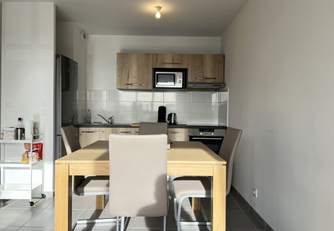 Appartement à Frouzins - Le Lamartine 🏕: baignez dans la nature en ville  Appartement à Frouzins - Le Lamartine 🏕: baignez dans la nature en ville