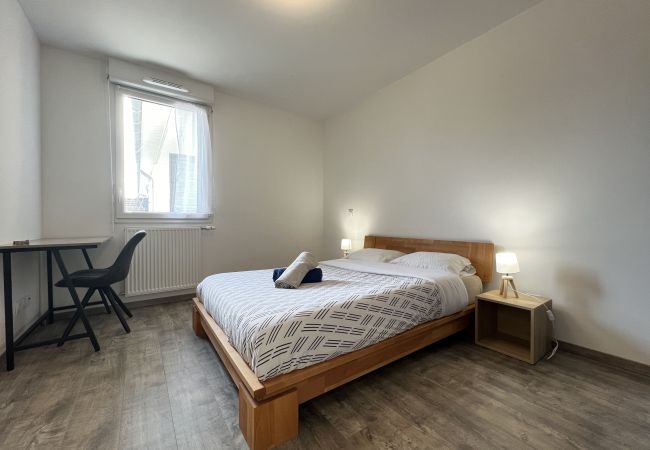 Appartement à Frouzins - Le Lamartine 🏕: baignez dans la nature en ville  Appartement à Frouzins - Le Lamartine 🏕: baignez dans la nature en ville