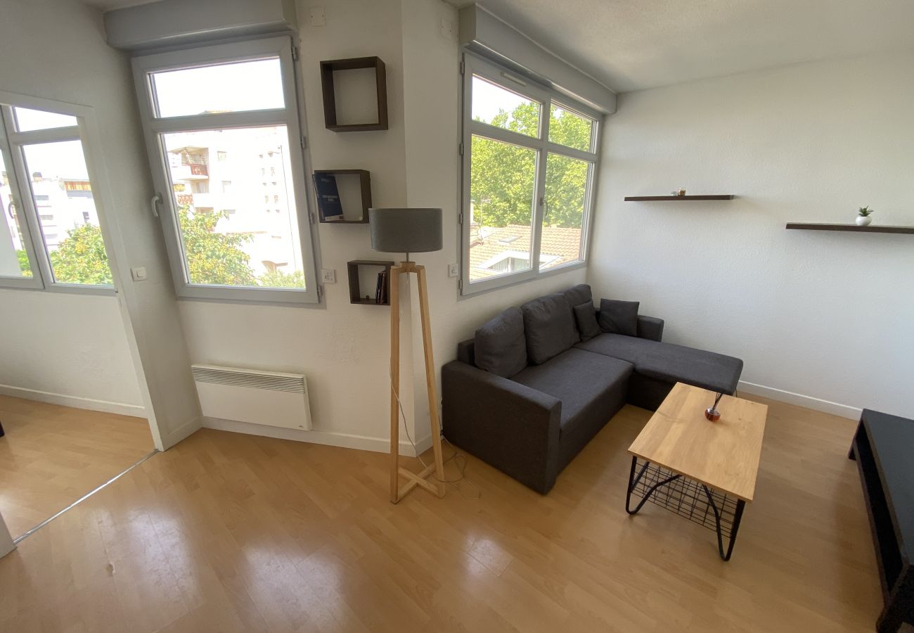 Appartement à Toulouse - Le Fer à Cheval : Agréable T2 avec petit Parking