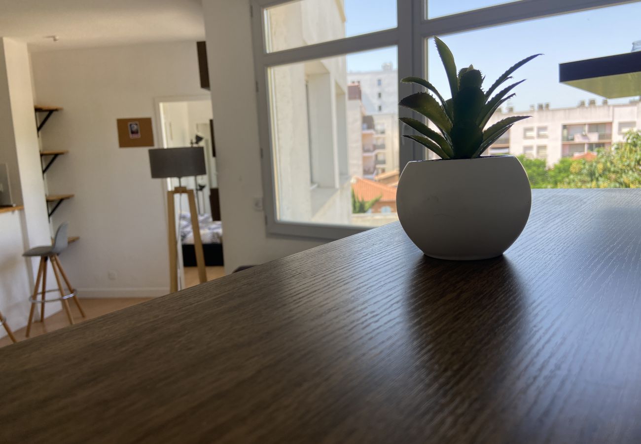 Appartement à Toulouse - Le Fer à Cheval : Agréable T2 avec petit Parking