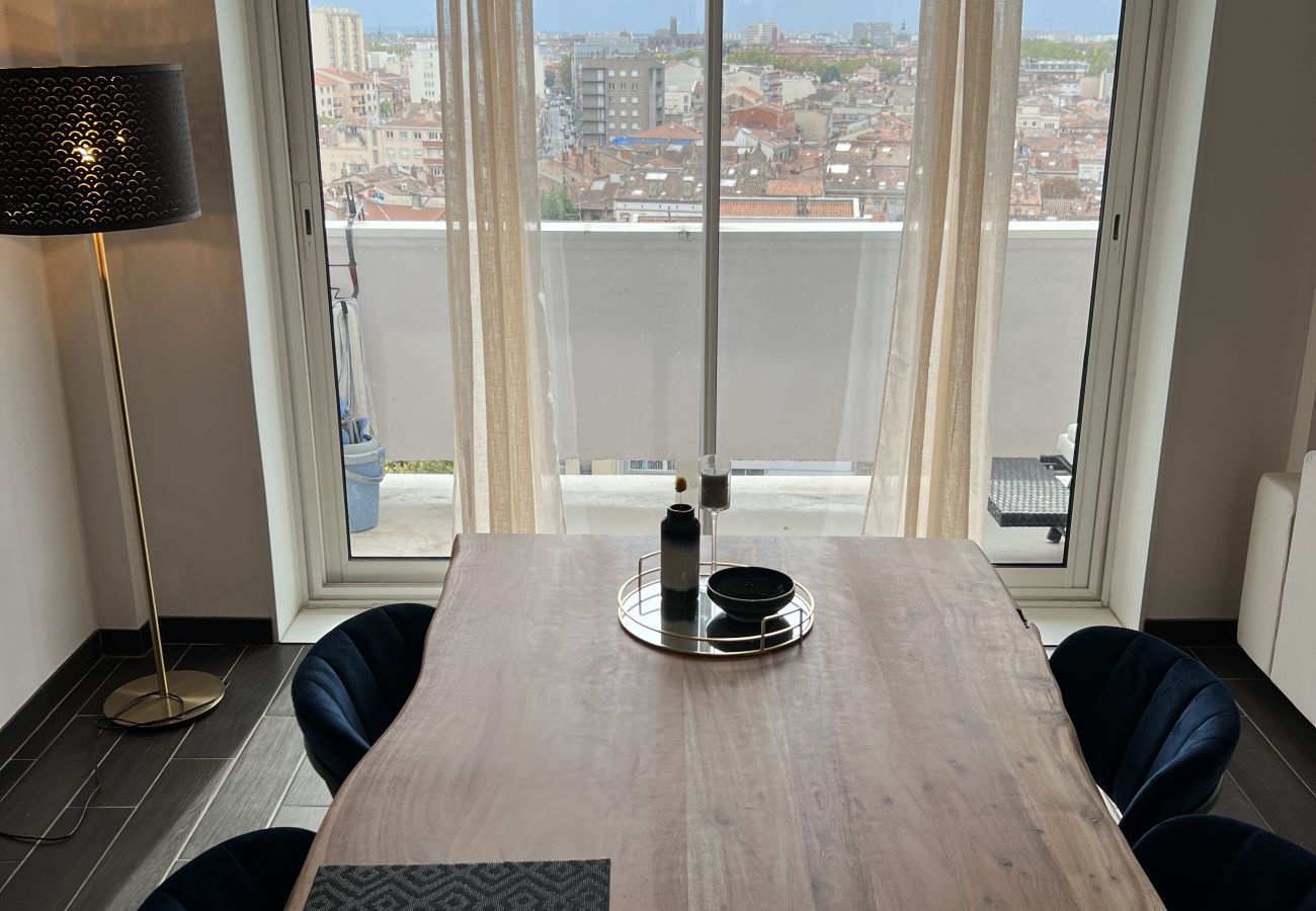 Appartement à Toulouse - Le Pyrénéen : T2 proche Gare avec vue incroyable