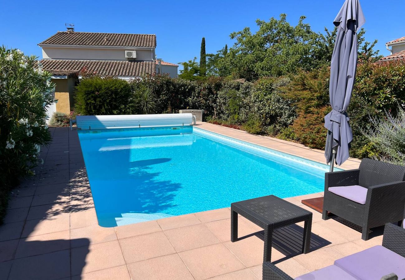 Villa à Colomiers - La Familiale ♥ Piscine ♥ Jacuzzi ♥ Proche Toulouse