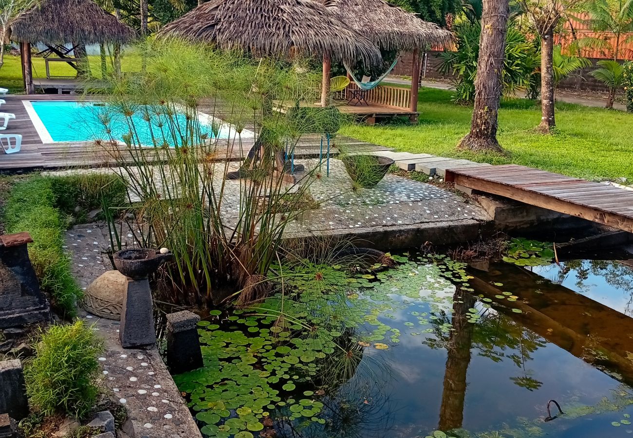 Villa à Matoury - La Villa des Palmiers Bleus - Piscine & Jardin