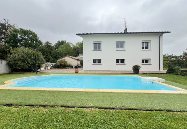  à Boussens - L'Escapade, 6p - Maison Familiale - Piscine/Jardin