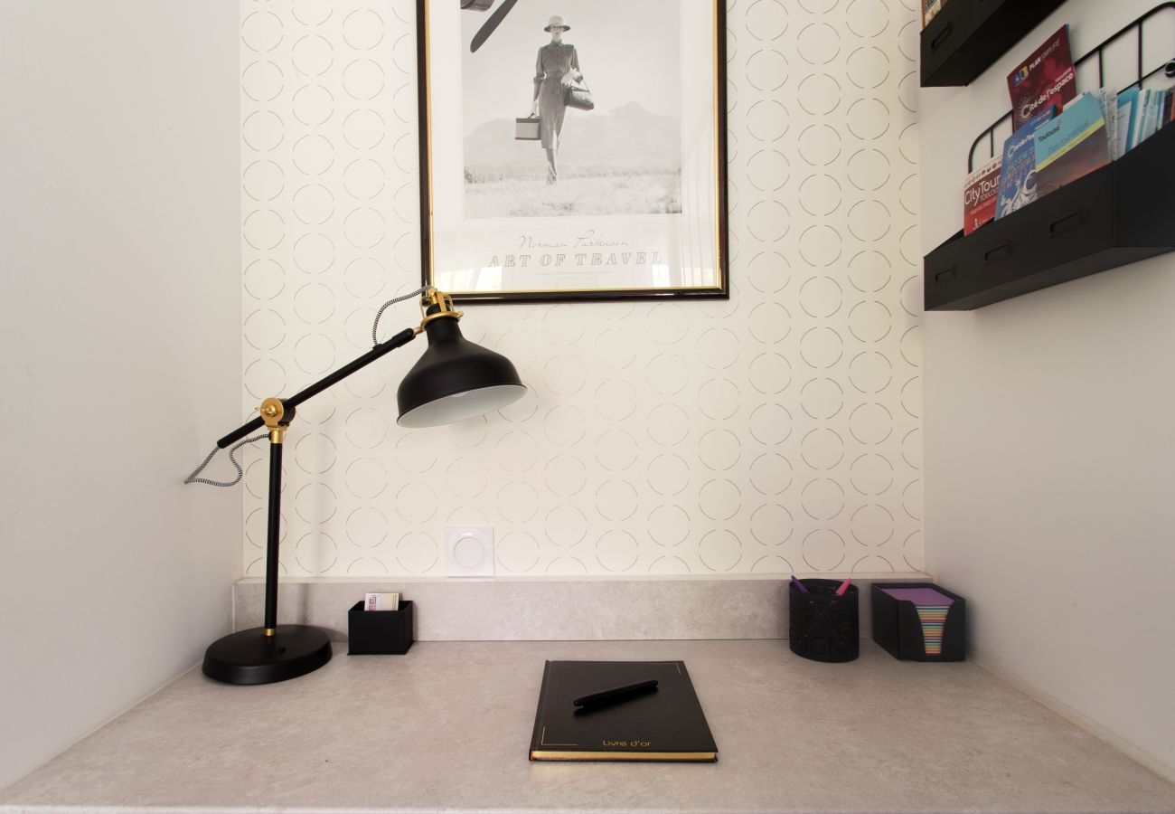 Appartement à Blagnac - Marylin - Studio chic et calme proche Airbus aérop