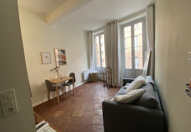 Apartment in Toulouse - Le Daurade ☀︎ votre studio au coeur ☀︎ de Toulouse  Apartment in Toulouse - Le Daurade ☀︎ votre studio au coeur ☀︎ de Toulouse