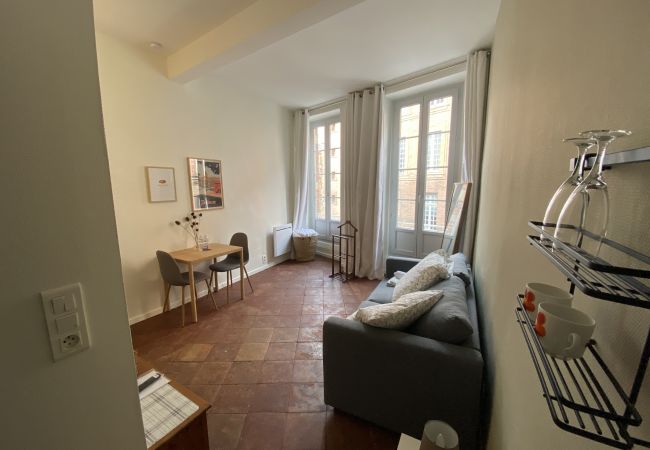 Apartment in Toulouse - Le Daurade ☀︎ votre studio au coeur ☀︎ de Toulouse 