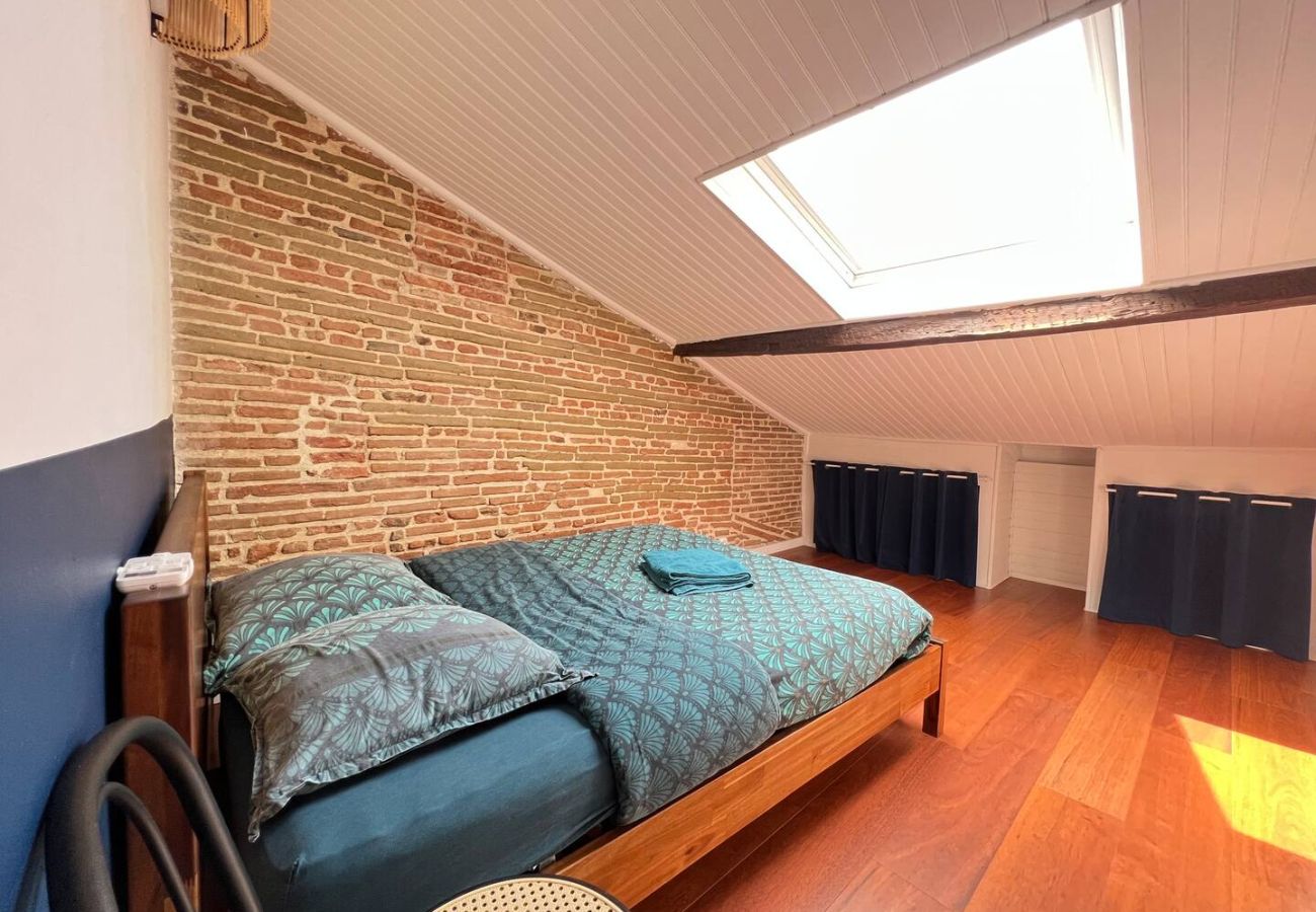 Apartment in Toulouse - The St Cyp' - Bricked wall and cozy in Toulouse