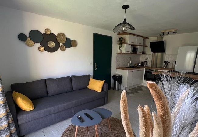 Apartment in Toulouse - Le CoZen - T2 cozy zen with parking & garden