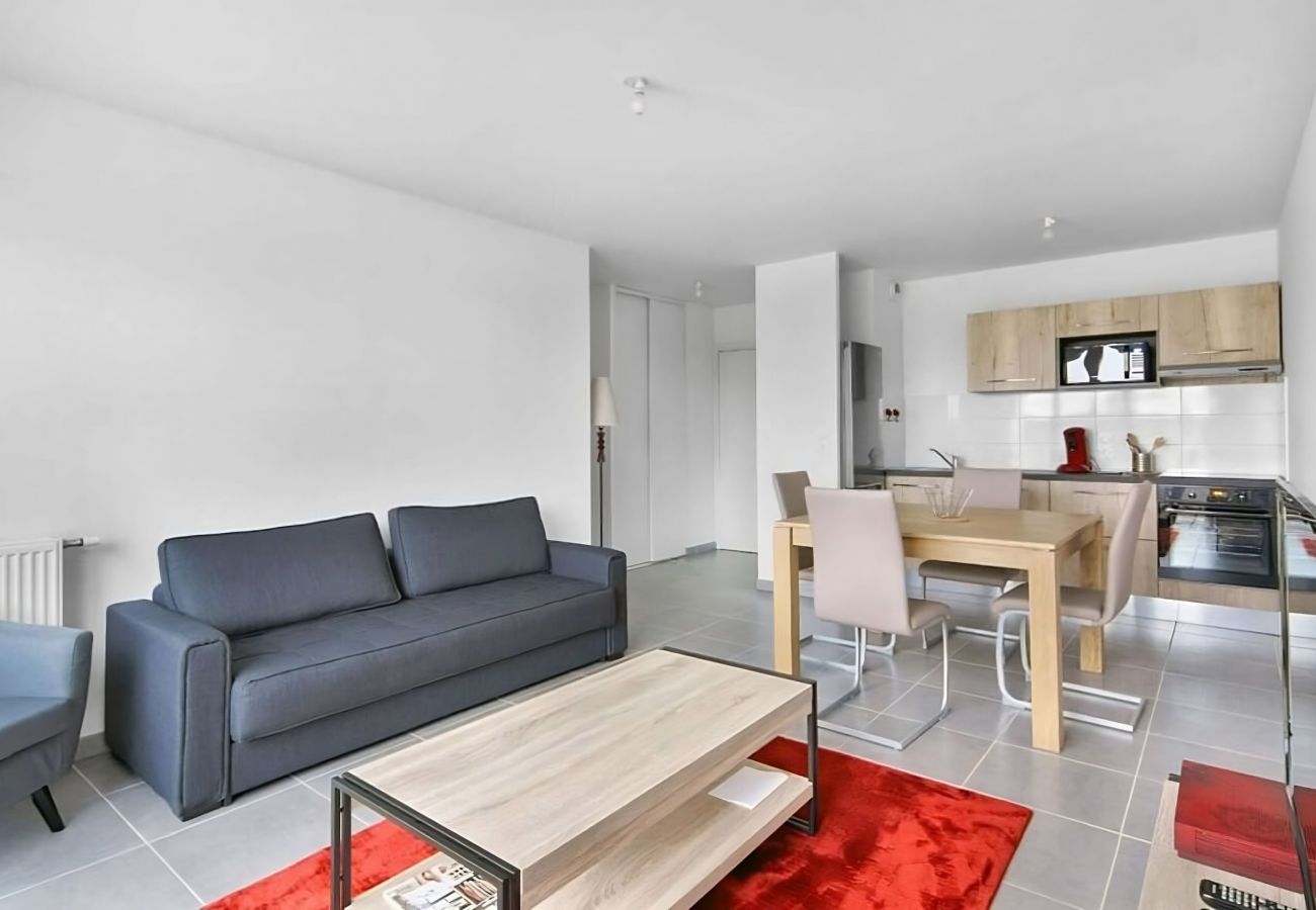 Apartment in Frouzins - Le Lamartine : baignez dans la nature en ville