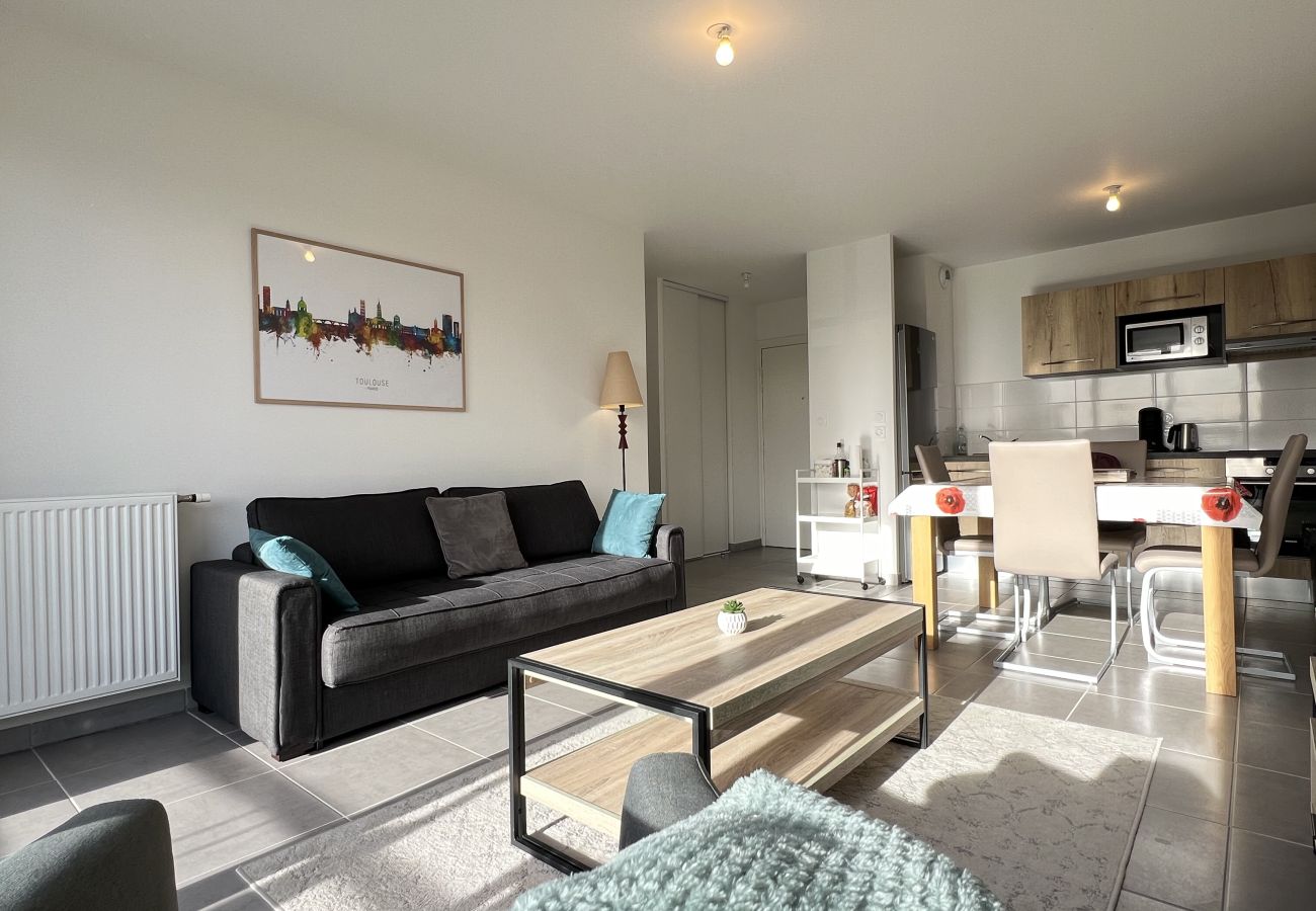Apartment in Frouzins - Le Lamartine : baignez dans la nature en ville