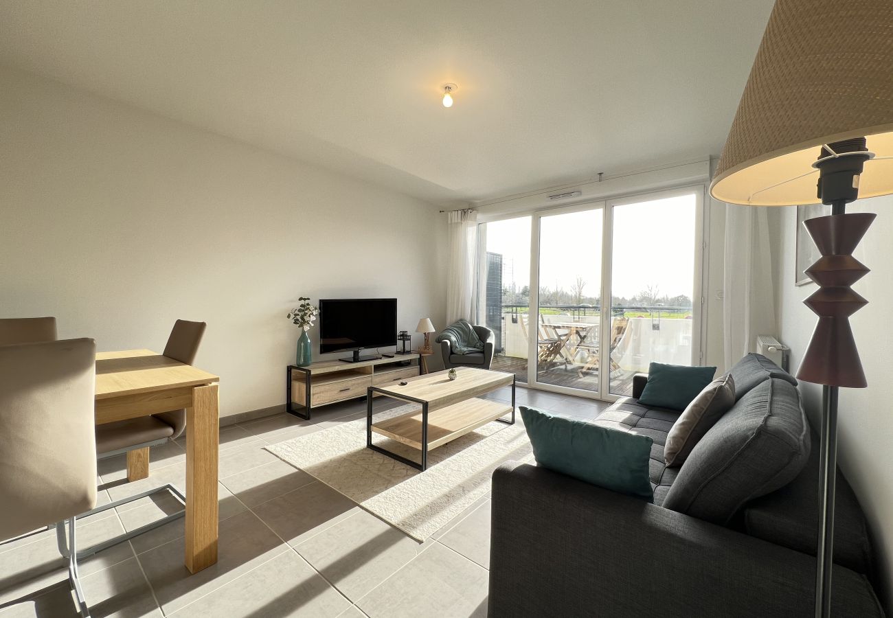 Apartment in Frouzins - Le Lamartine : baignez dans la nature en ville