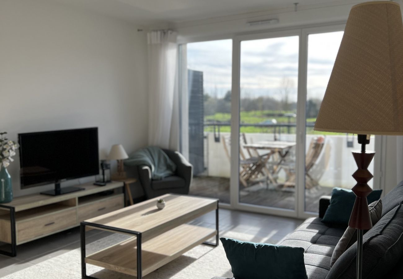 Apartment in Frouzins - Le Lamartine : baignez dans la nature en ville