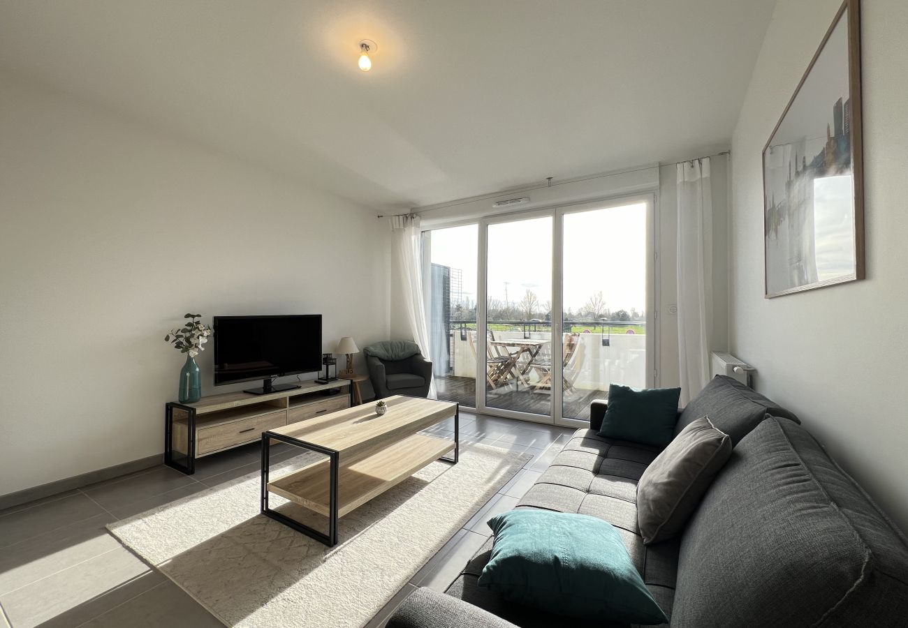 Apartment in Frouzins - Le Lamartine : baignez dans la nature en ville