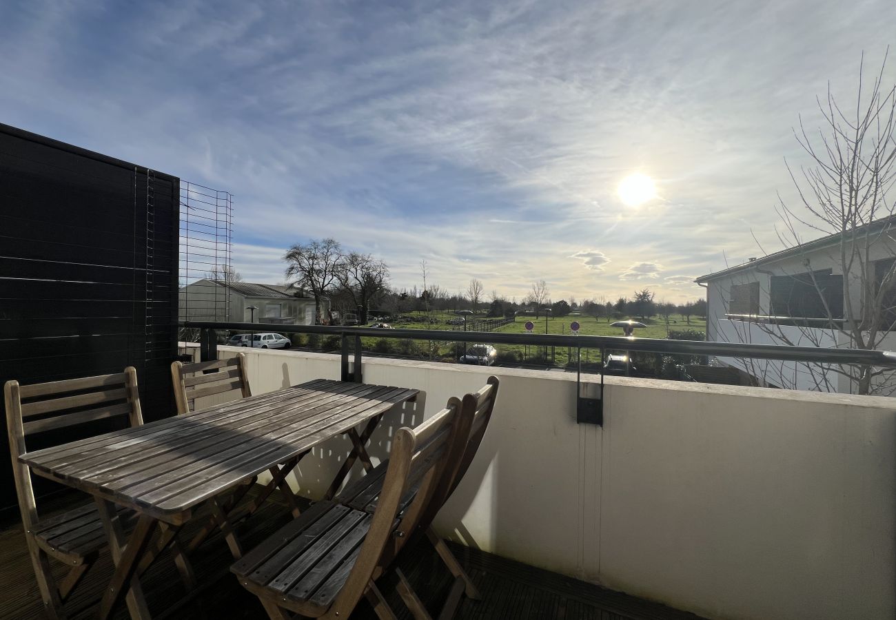 Apartment in Frouzins - Le Lamartine : baignez dans la nature en ville