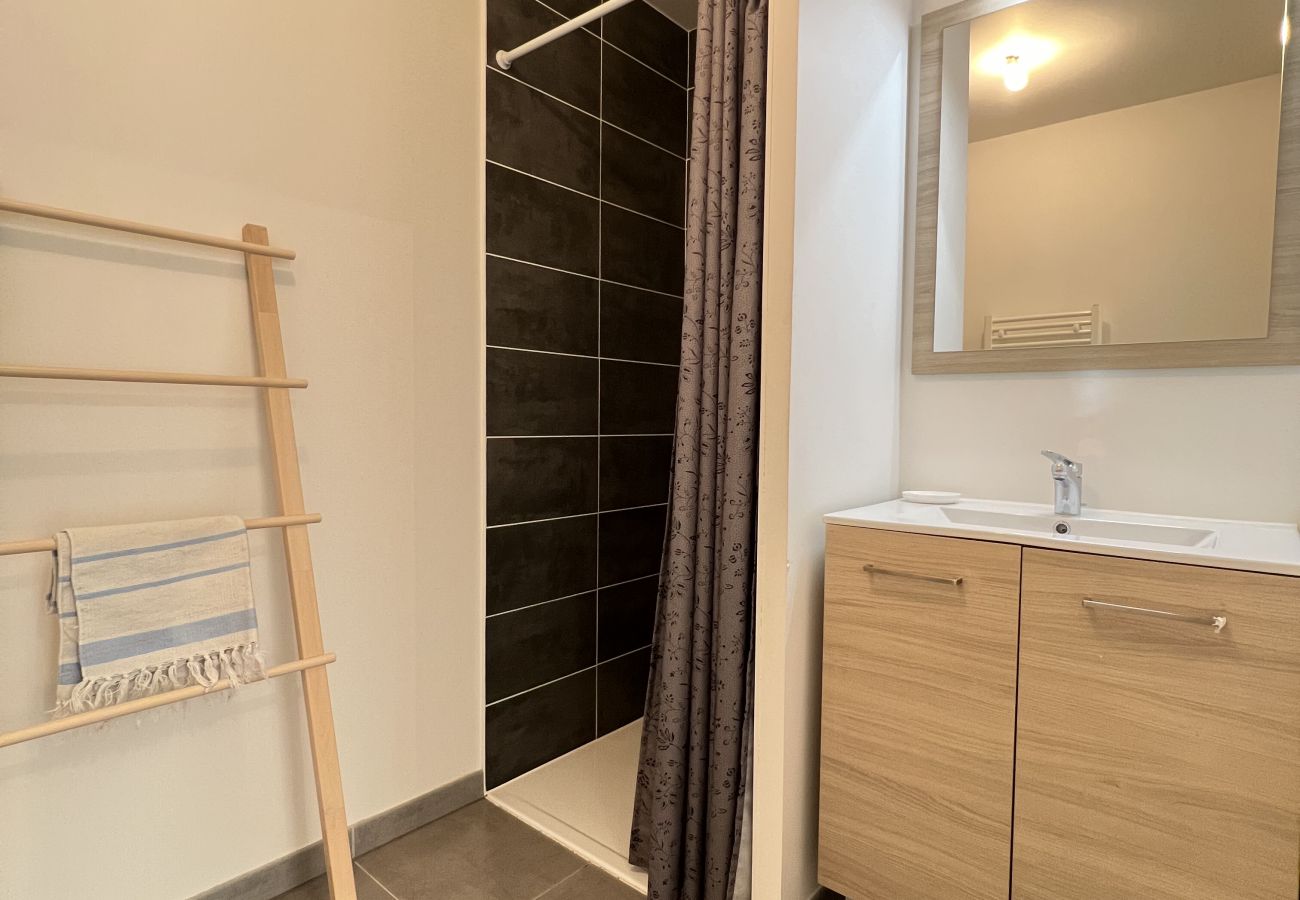 Apartment in Frouzins - Le Lamartine : baignez dans la nature en ville