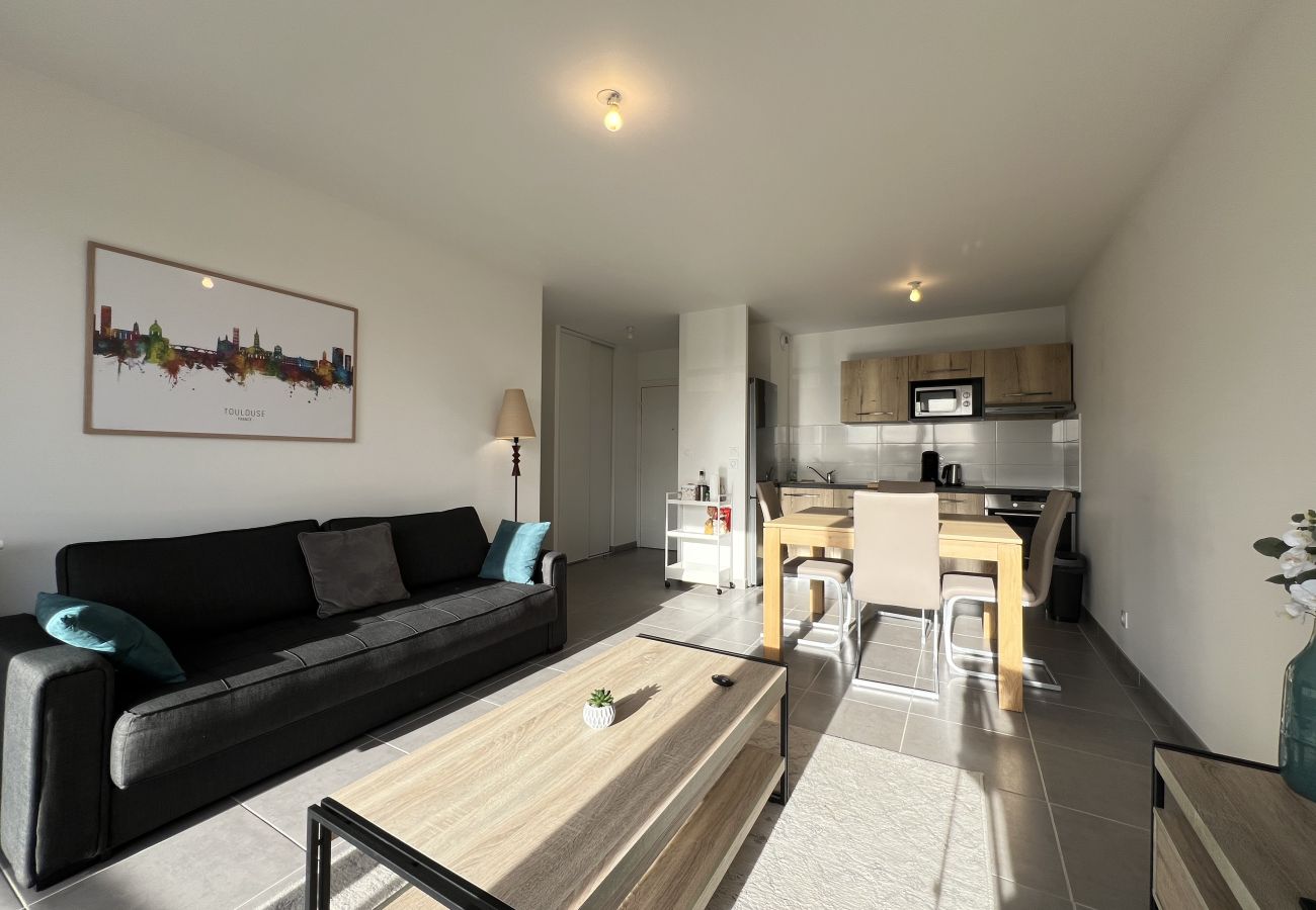 Apartment in Frouzins - Le Lamartine : baignez dans la nature en ville