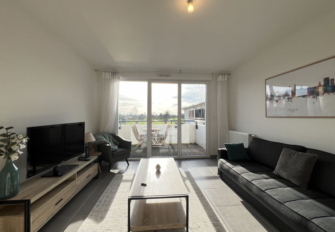 Apartment in Frouzins - Le Lamartine : baignez dans la nature en ville