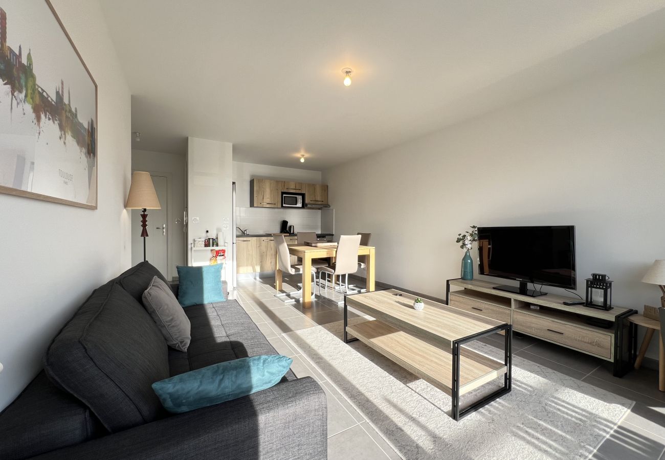 Apartment in Frouzins - Le Lamartine : baignez dans la nature en ville