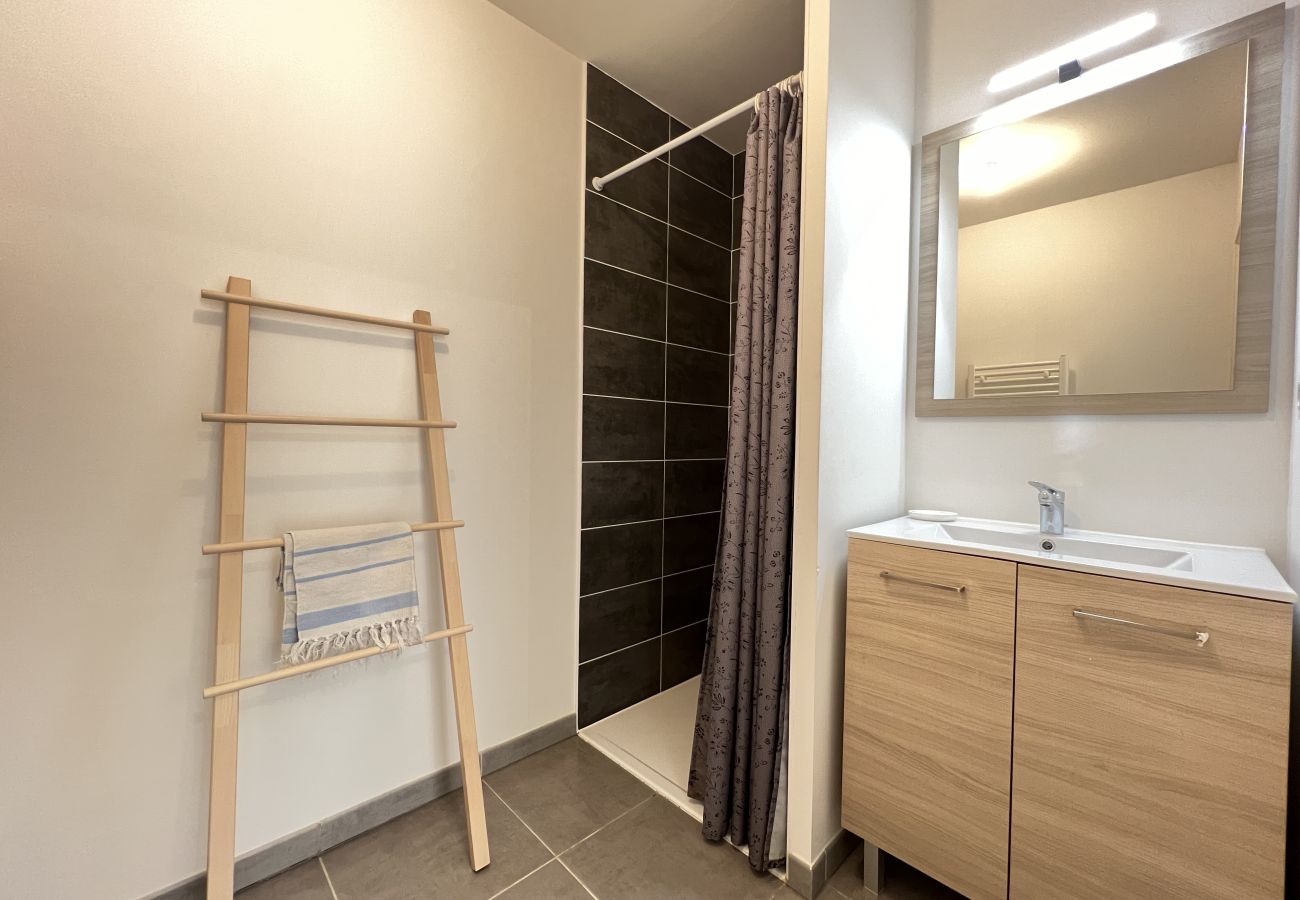 Apartment in Frouzins - Le Lamartine : baignez dans la nature en ville