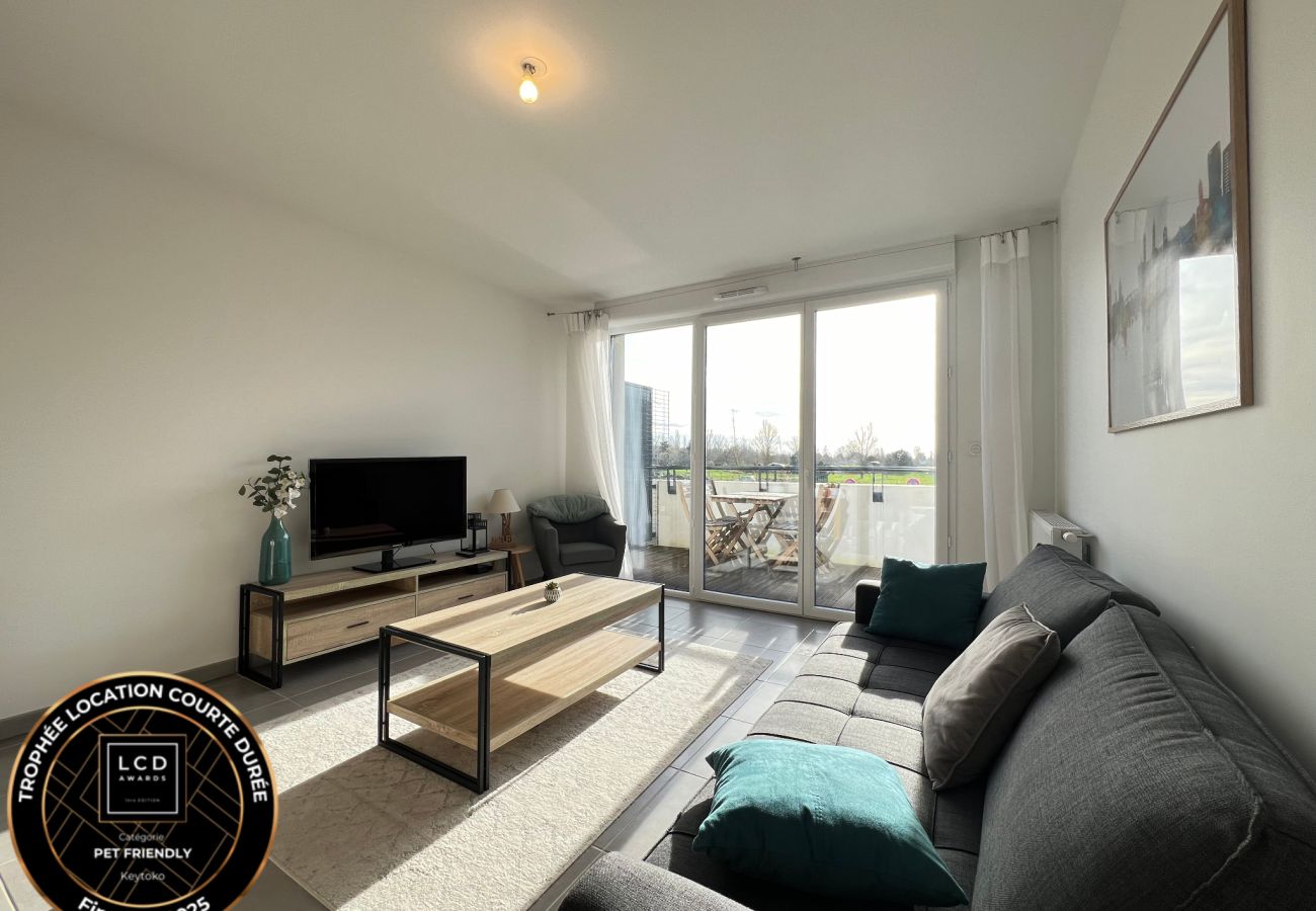 Apartment in Frouzins - Le Lamartine : baignez dans la nature en ville