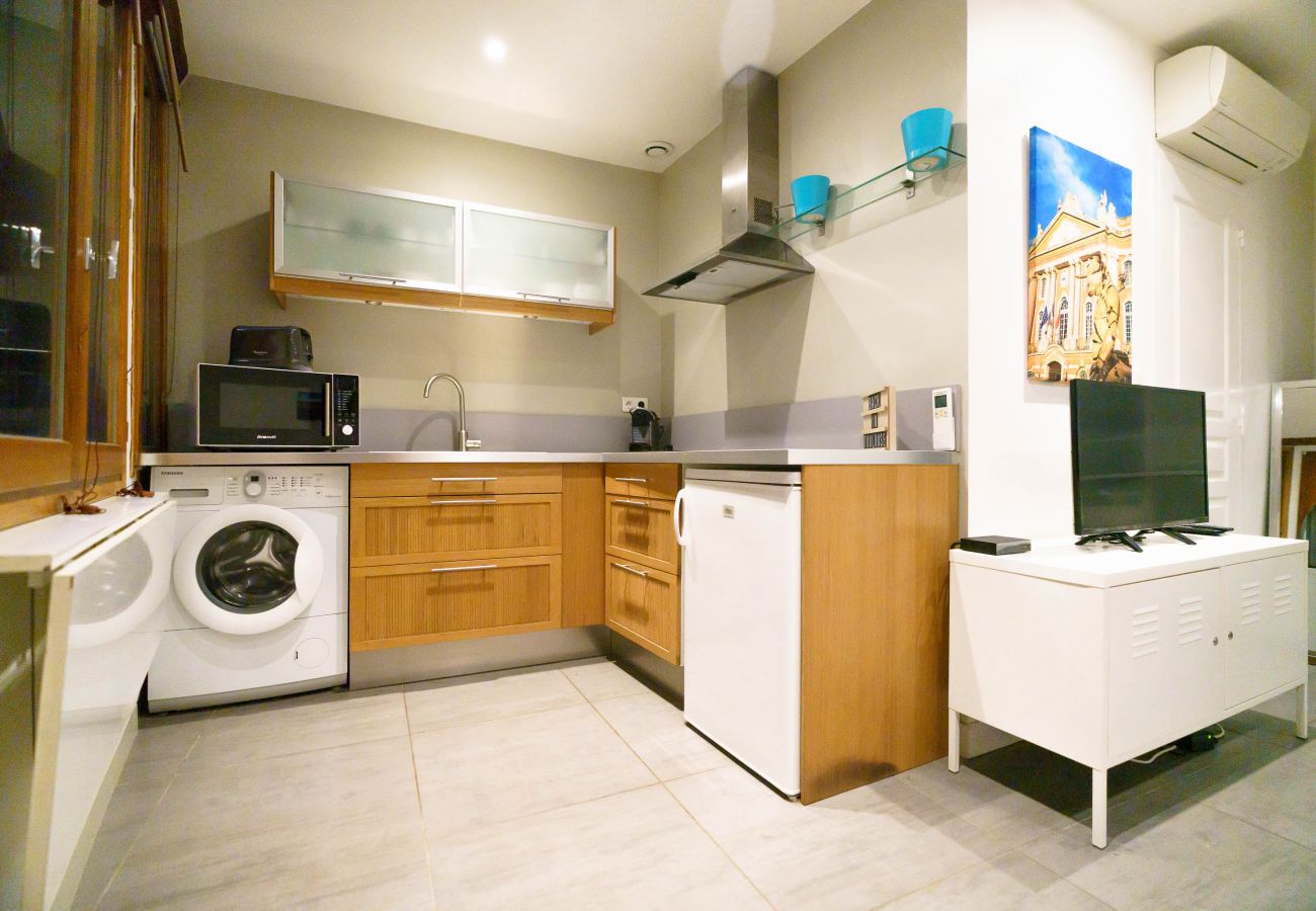 Apartment in Toulouse - Le Nightflyer : Atypique T2 Climatisé