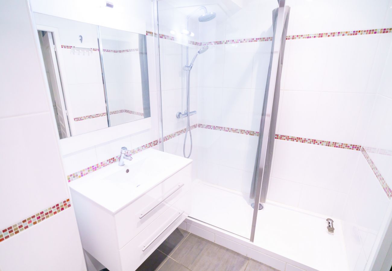 Apartment in Toulouse - Le Nightflyer : Atypique T2 Climatisé