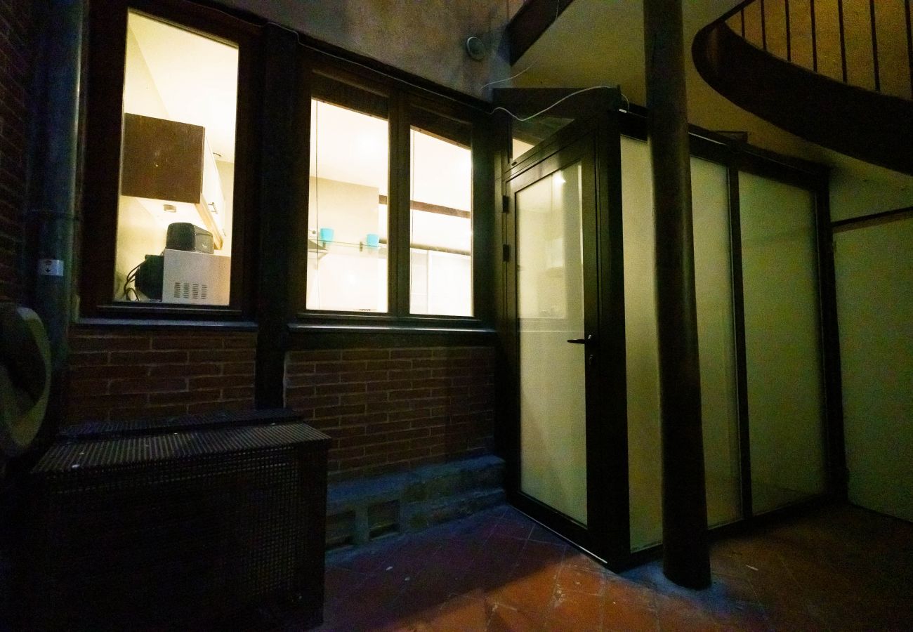 Apartment in Toulouse - Le Nightflyer : Atypique T2 Climatisé