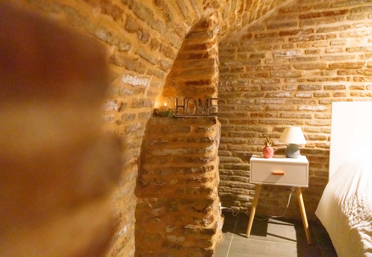 Apartment in Toulouse - Le Nightflyer : Atypique T2 Climatisé