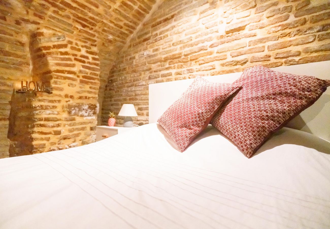 Apartment in Toulouse - Le Nightflyer : Atypique T2 Climatisé