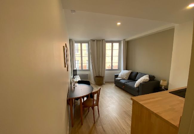 Apartment in Toulouse - Le Garonne🌊Agréable Studio☀︎ proche du Capitole 