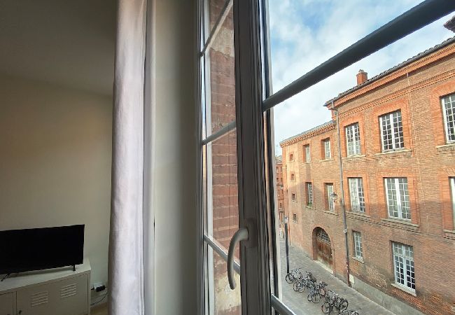 Apartment in Toulouse - Le Garonne🌊Agréable Studio☀︎ proche du Capitole 