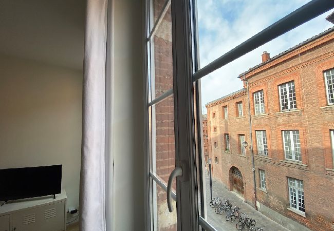 Apartment in Toulouse - Le Garonne🌊Agréable Studio☀︎ proche du Capitole  Apartment in Toulouse - Le Garonne🌊Agréable Studio☀︎ proche du Capitole