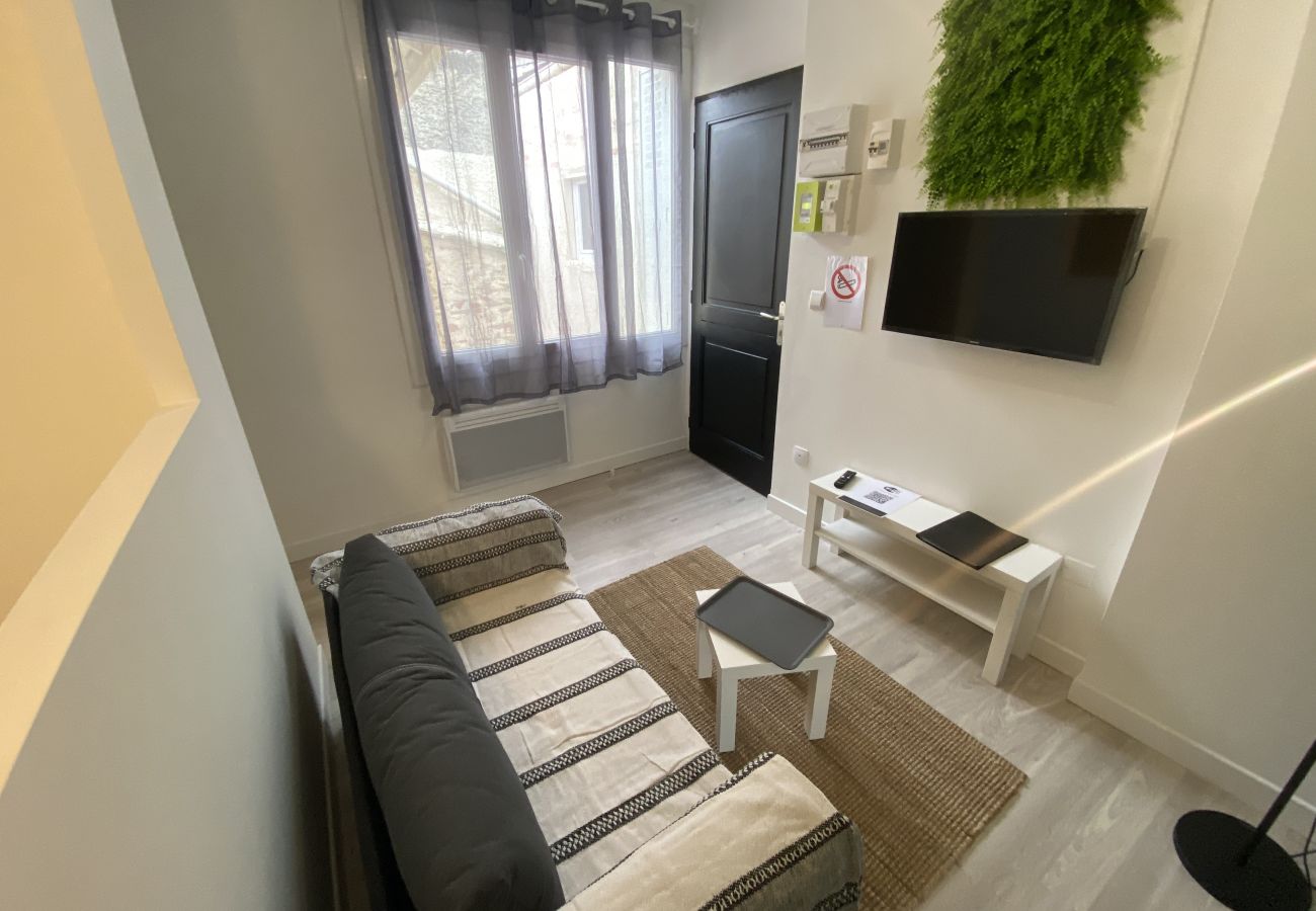 Apartment in Toulouse - Le Coquet - Studio proche métro