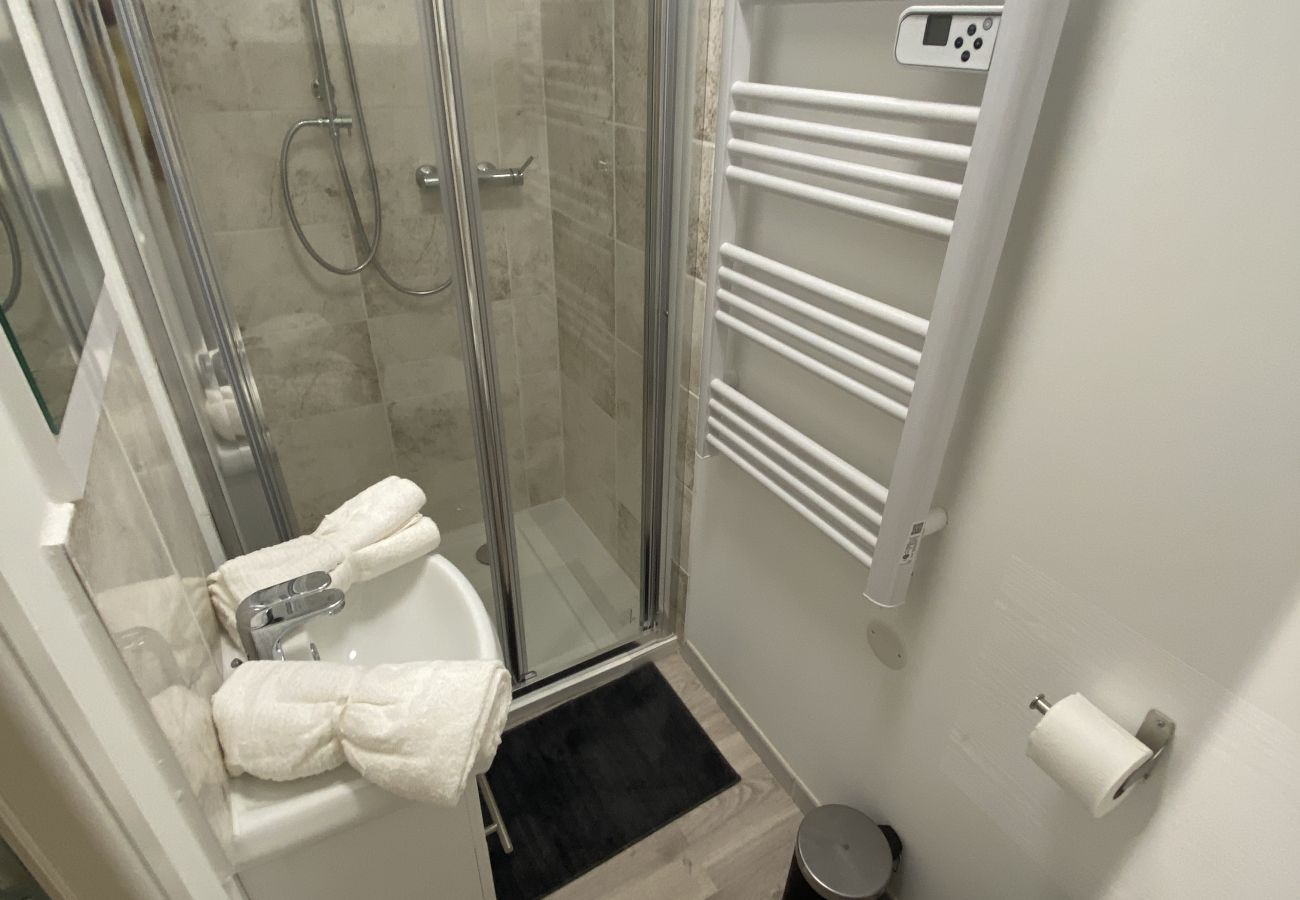 Apartment in Toulouse - Le Coquet - Studio proche métro