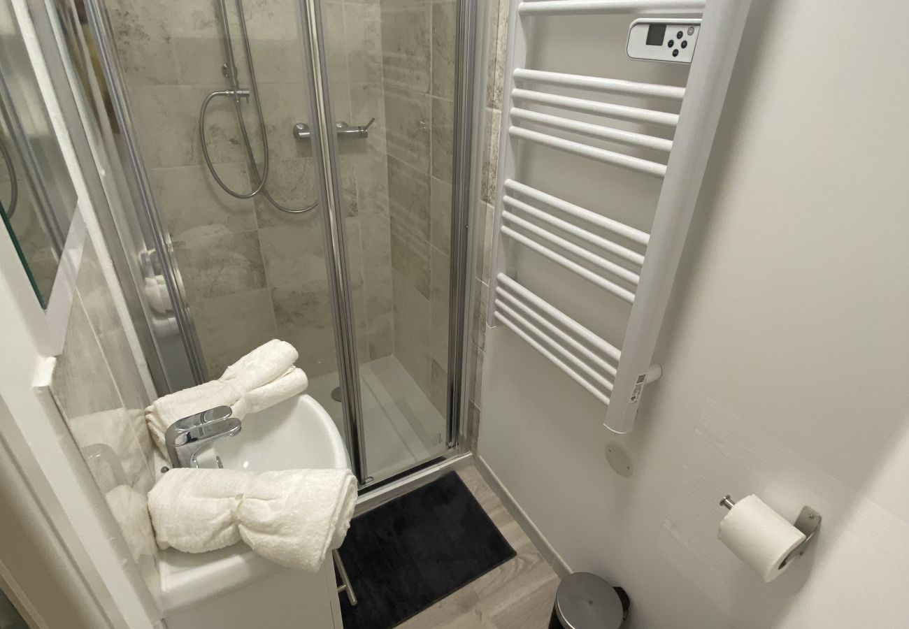 Apartment in Toulouse - Le Coquet - Studio proche métro