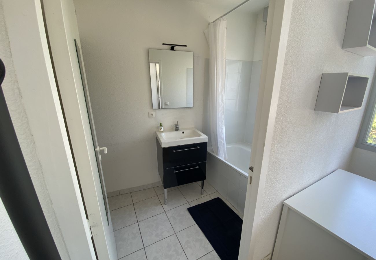 Apartment in Toulouse - Le Fer à Cheval : Agréable T2 avec petit Parking