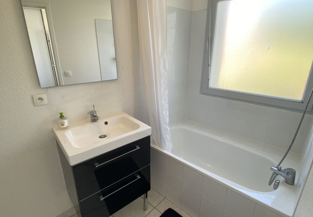 Apartment in Toulouse - Le Fer à Cheval : Agréable T2 avec petit Parking