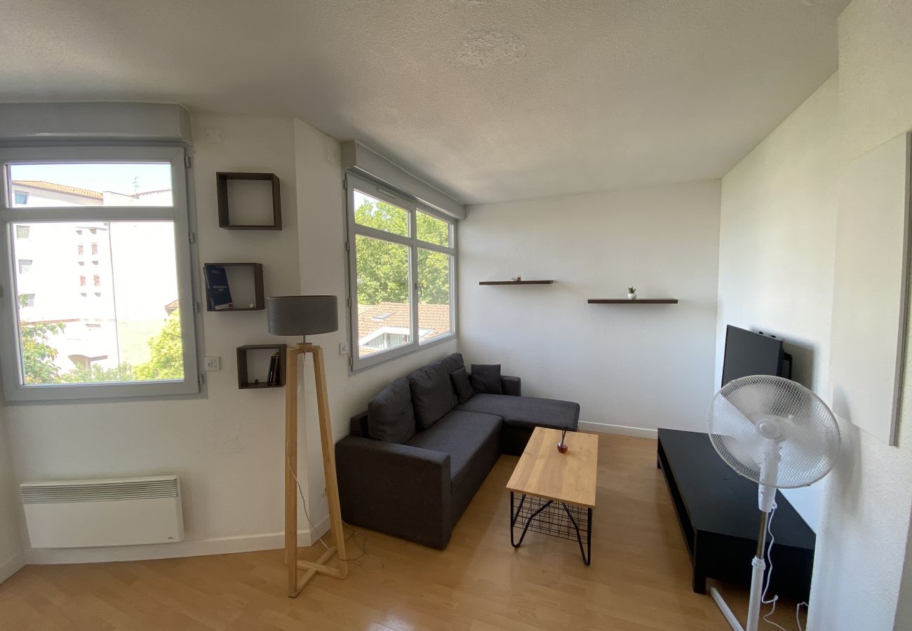 Apartment in Toulouse - Le Fer à Cheval : Agréable T2 avec petit Parking