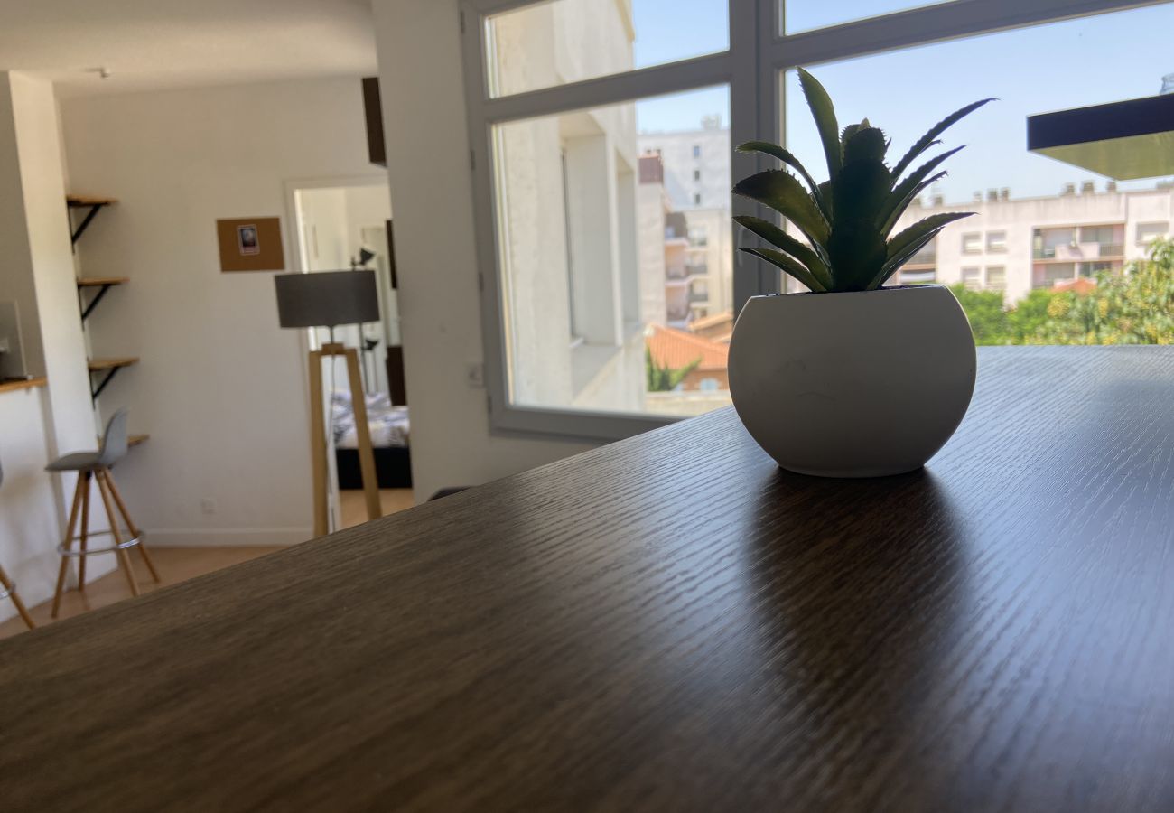 Apartment in Toulouse - Le Fer à Cheval : Agréable T2 avec petit Parking
