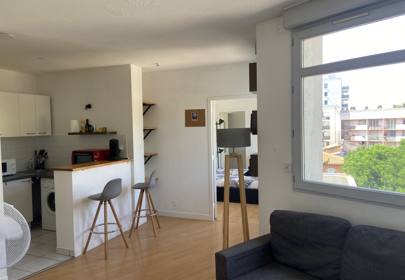 Apartment in Toulouse - Le Fer à Cheval : Agréable T2 avec petit Parking