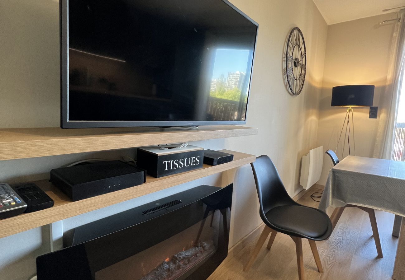 Apartment in Toulouse - Le Zénith : Agréable T3 tout équipé proche Zénith