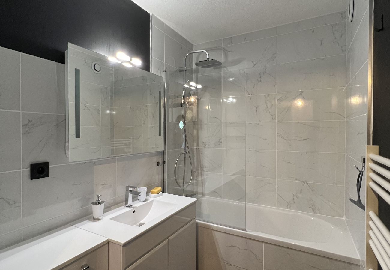 Apartment in Toulouse - Le Zénith : Agréable T3 tout équipé proche Zénith