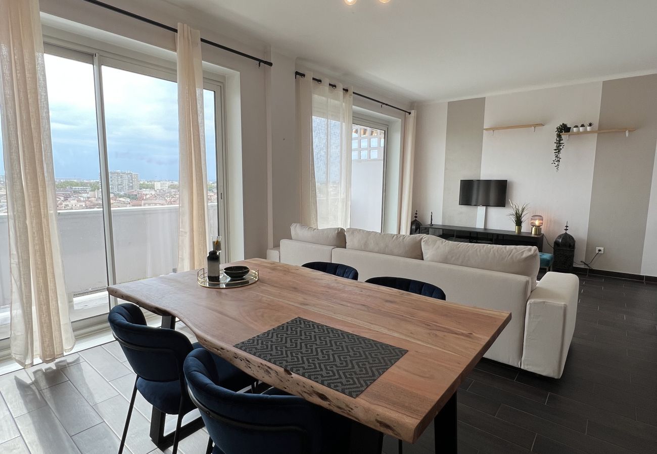 Apartment in Toulouse - Le Pyrénéen : T2 proche Gare avec vue incroyable