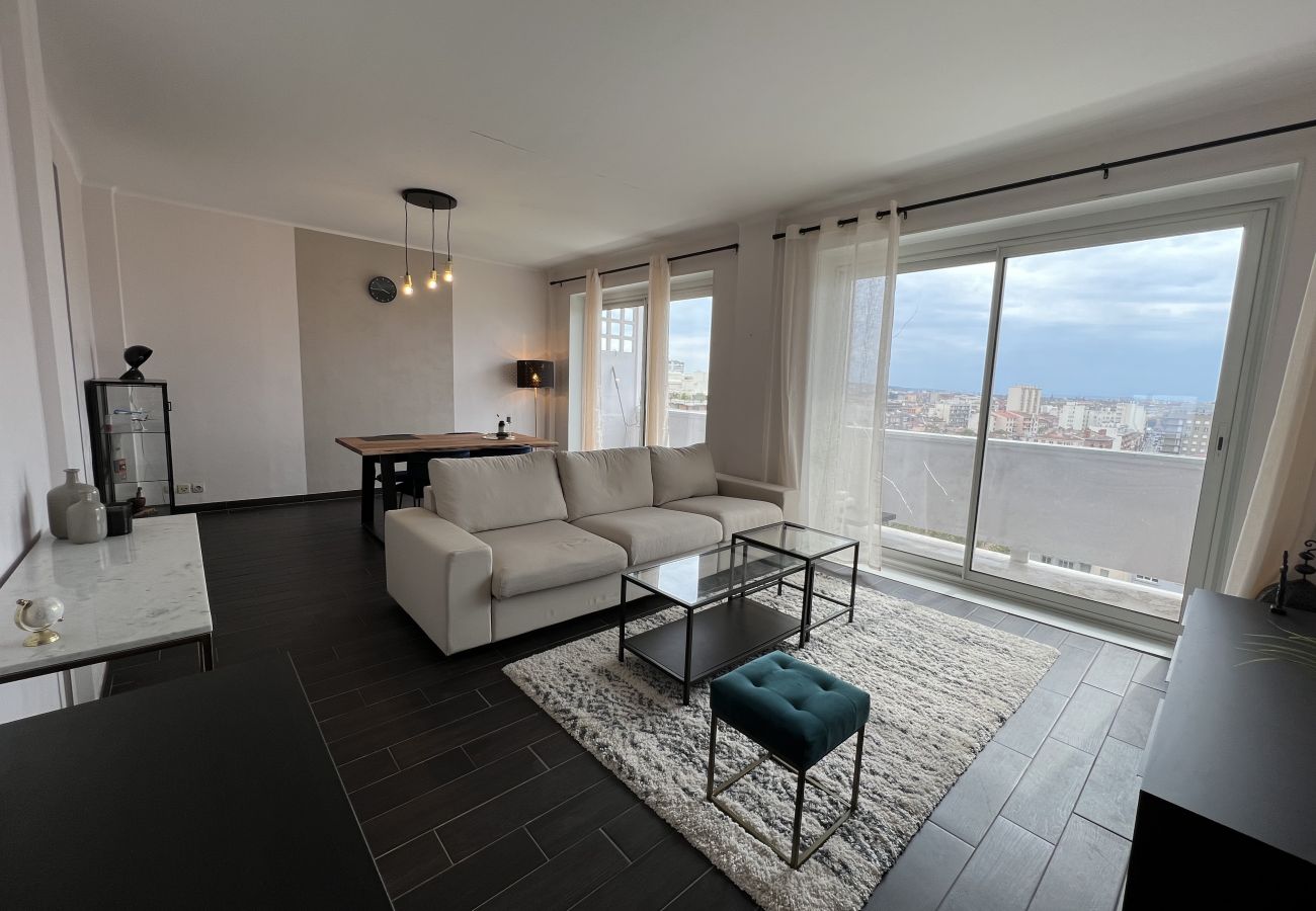 Apartment in Toulouse - Le Pyrénéen : T2 proche Gare avec vue incroyable