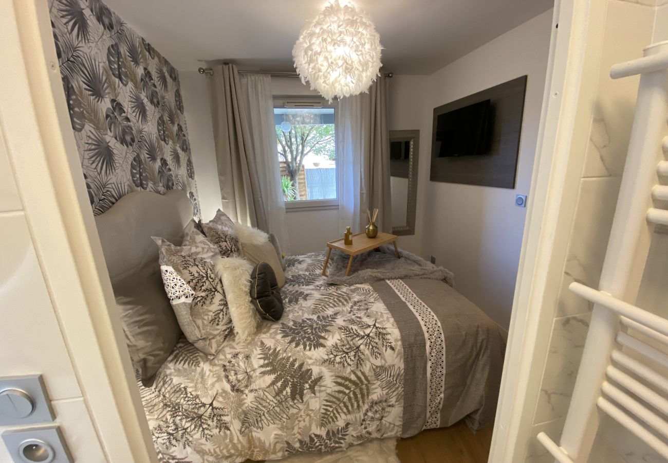 Apartment in Blagnac - Le Jungle : T2 avec Jardin et Jacuzzi