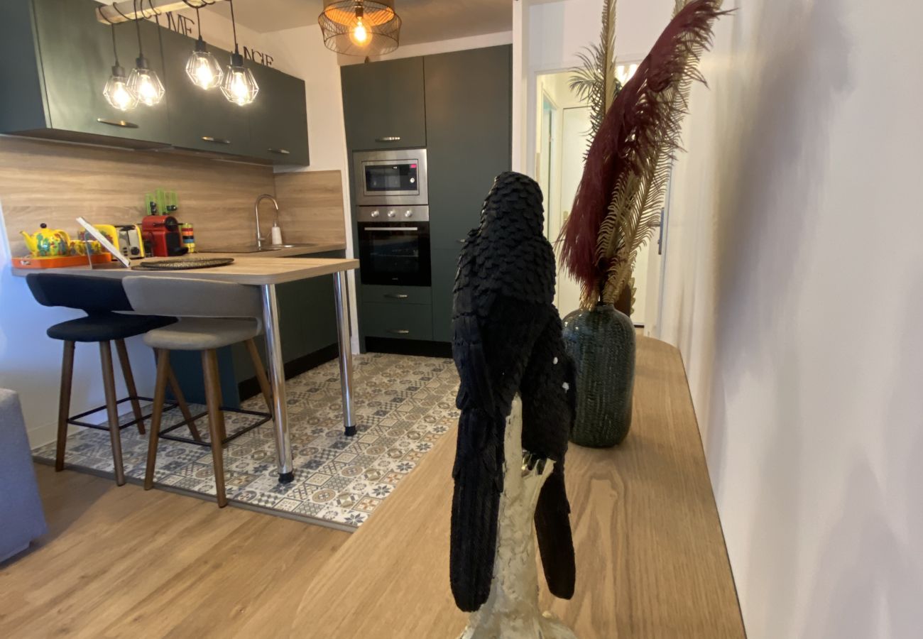 Apartment in Blagnac - Le Jungle : T2 avec Jardin et Jacuzzi