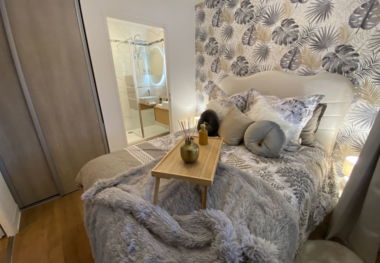 Apartment in Blagnac - Le Jungle : T2 avec Jardin et Jacuzzi
