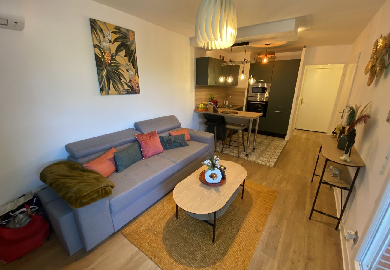 Apartment in Blagnac - Le Jungle : T2 avec Jardin et Jacuzzi